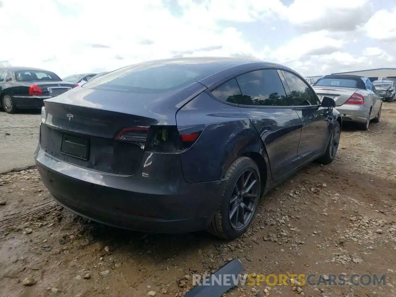 4 Photograph of a damaged car 5YJ3E1EA8MF045362 TESLA MODEL 3 2021