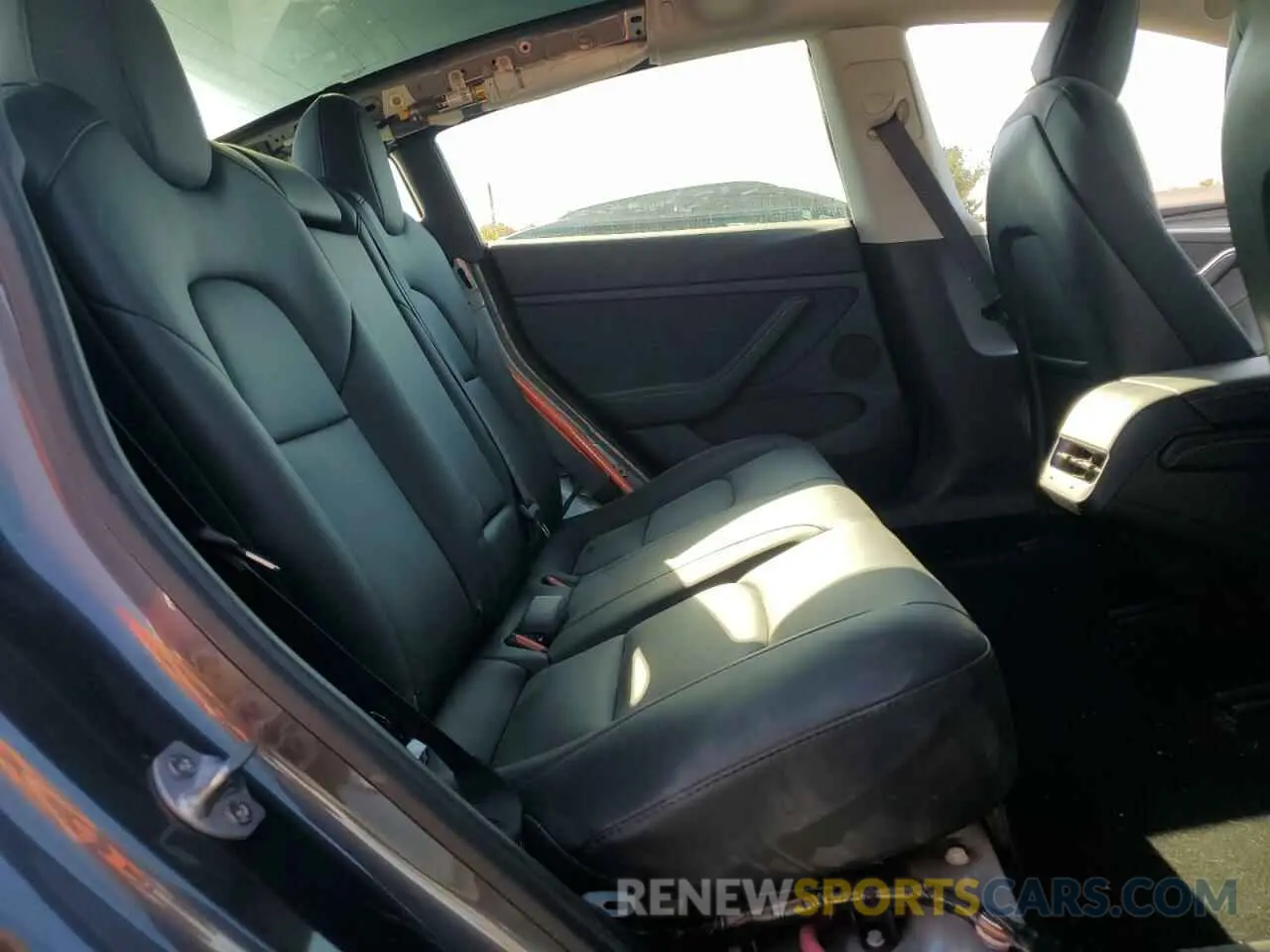 10 Photograph of a damaged car 5YJ3E1EA8MF048097 TESLA MODEL 3 2021