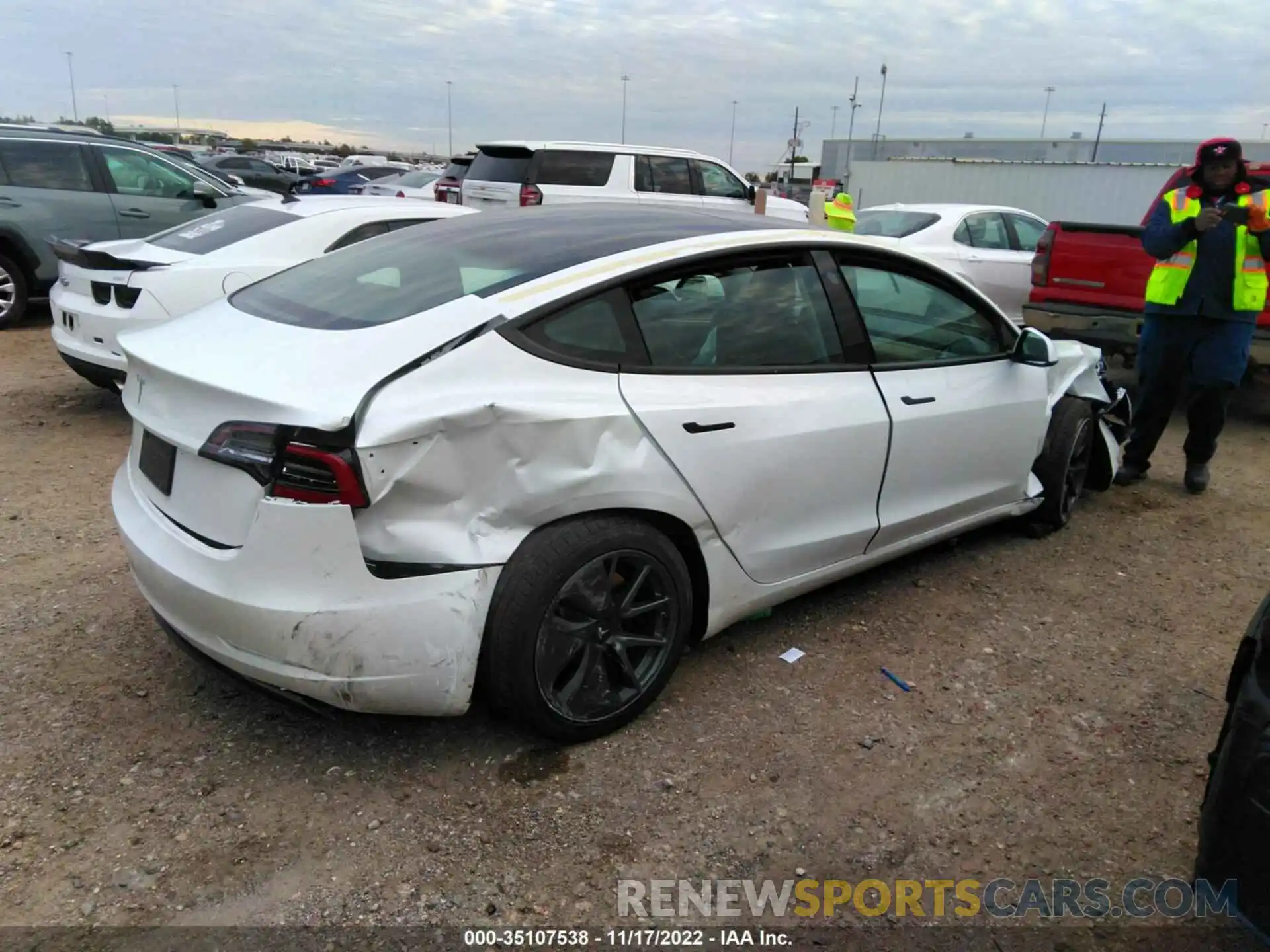 4 Photograph of a damaged car 5YJ3E1EA8MF059908 TESLA MODEL 3 2021