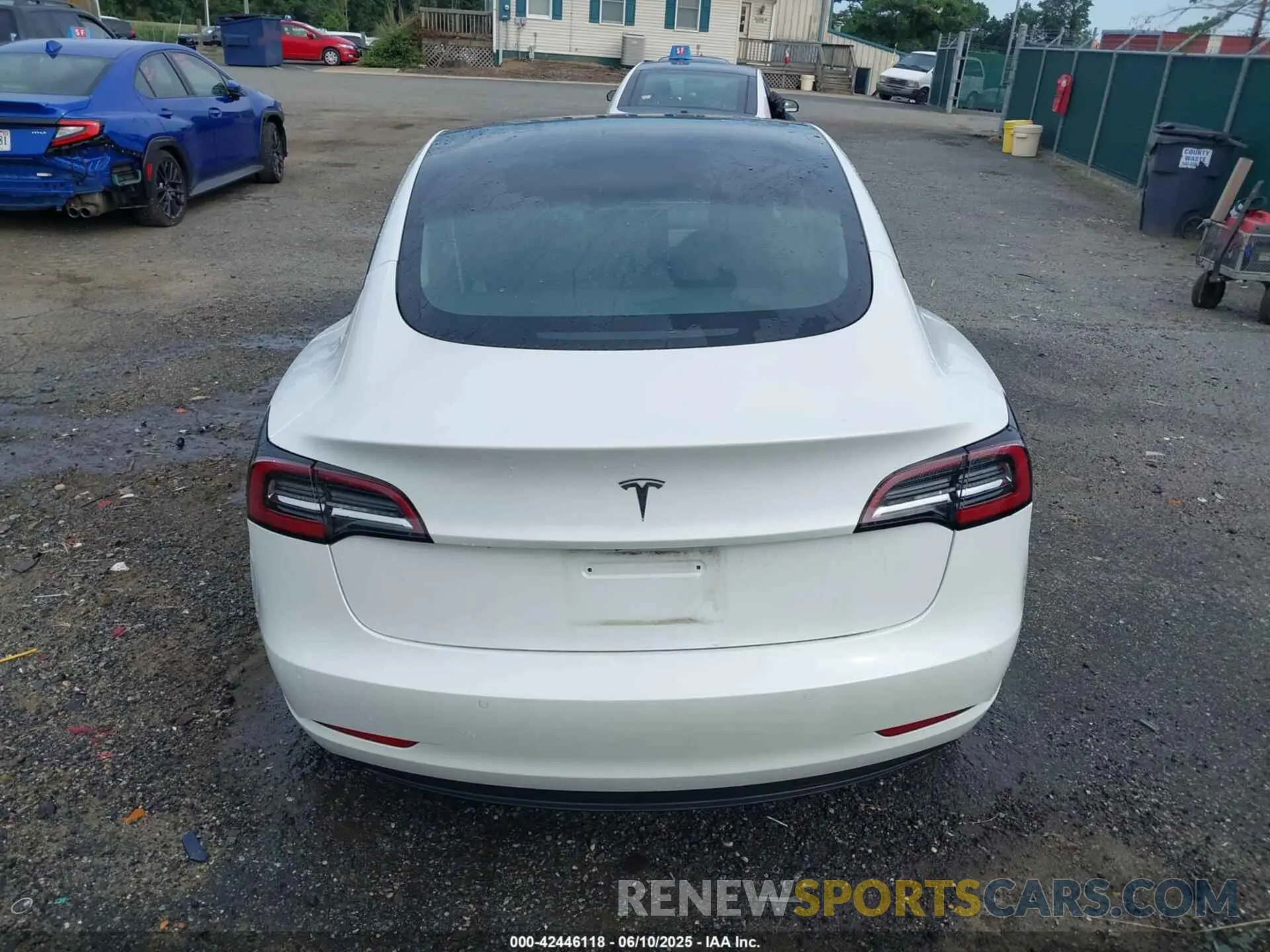 17 Photograph of a damaged car 5YJ3E1EA8MF062940 TESLA MODEL 3 2021