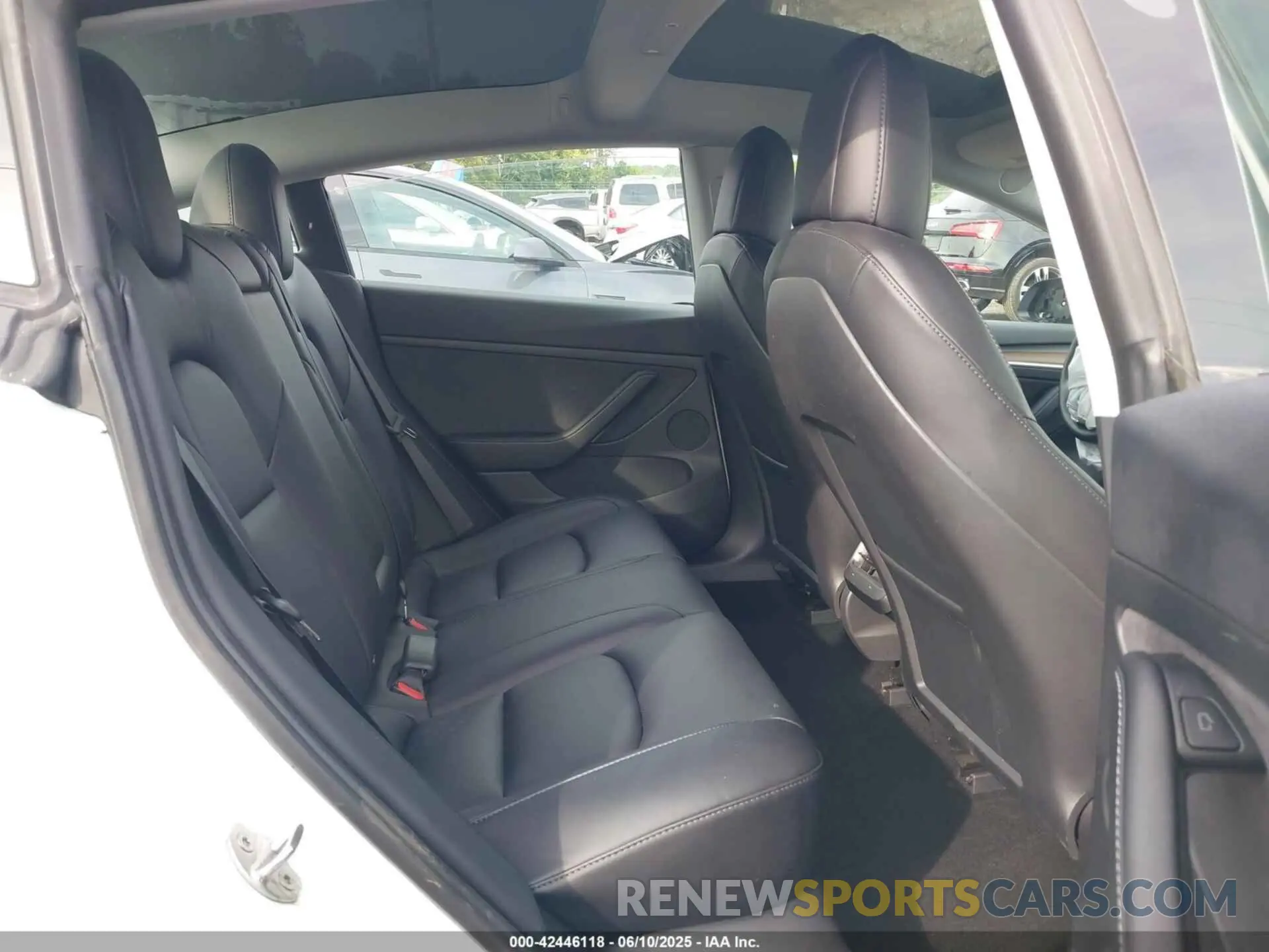 8 Photograph of a damaged car 5YJ3E1EA8MF062940 TESLA MODEL 3 2021