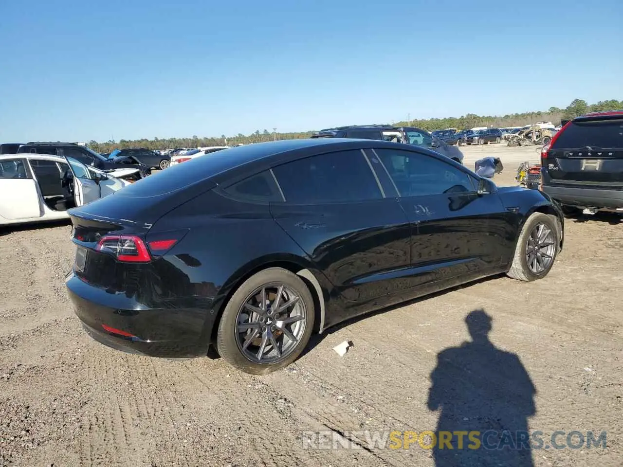 3 Photograph of a damaged car 5YJ3E1EA8MF092813 TESLA MODEL 3 2021