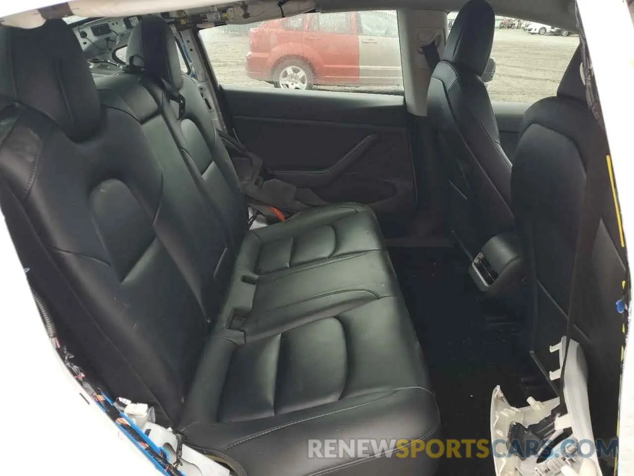 10 Photograph of a damaged car 5YJ3E1EA8MF098952 TESLA MODEL 3 2021
