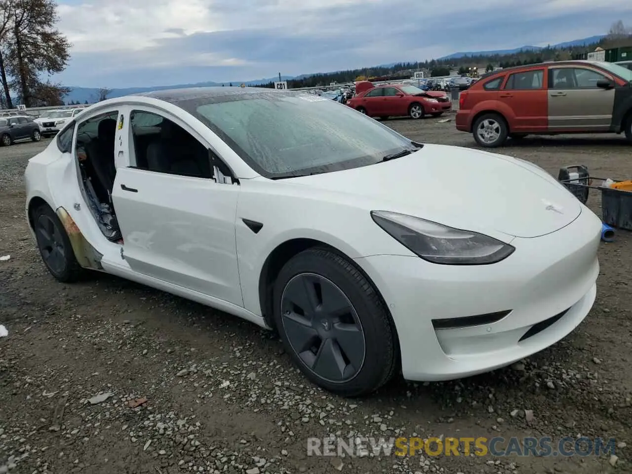 4 Photograph of a damaged car 5YJ3E1EA8MF098952 TESLA MODEL 3 2021