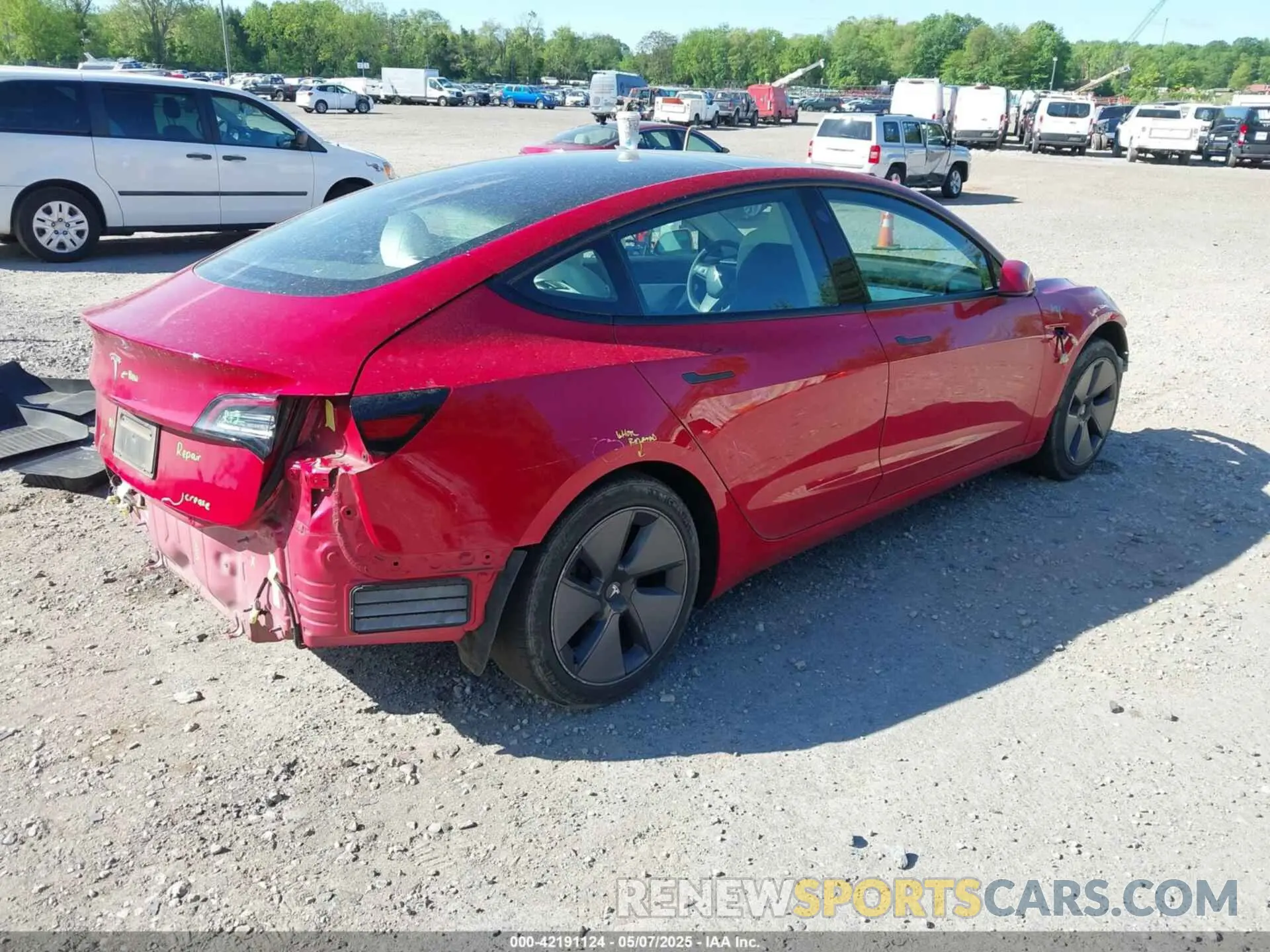 4 Photograph of a damaged car 5YJ3E1EA8MF842663 TESLA MODEL 3 2021