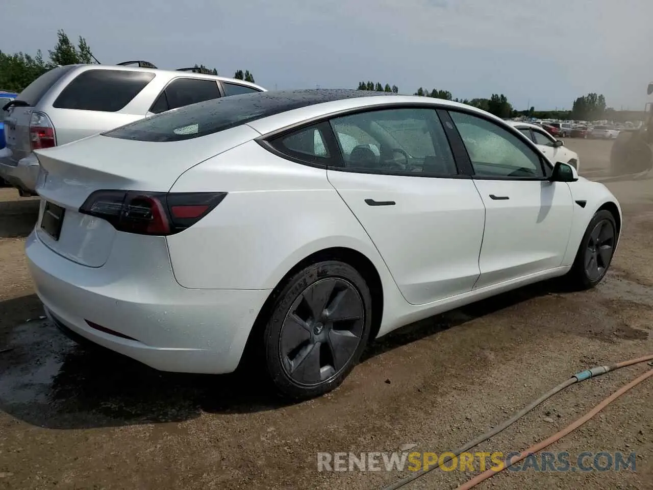 3 Photograph of a damaged car 5YJ3E1EA8MF847846 TESLA MODEL 3 2021