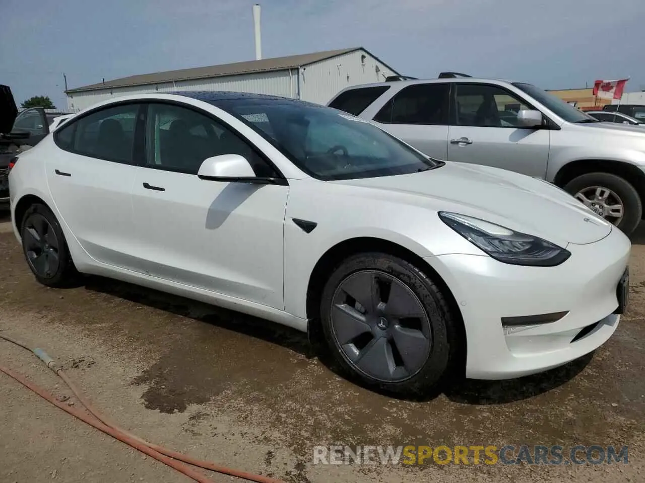 4 Photograph of a damaged car 5YJ3E1EA8MF847846 TESLA MODEL 3 2021
