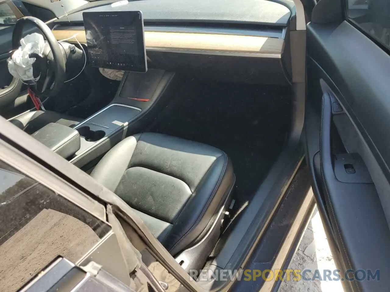 8 Photograph of a damaged car 5YJ3E1EA8MF866929 TESLA MODEL 3 2021