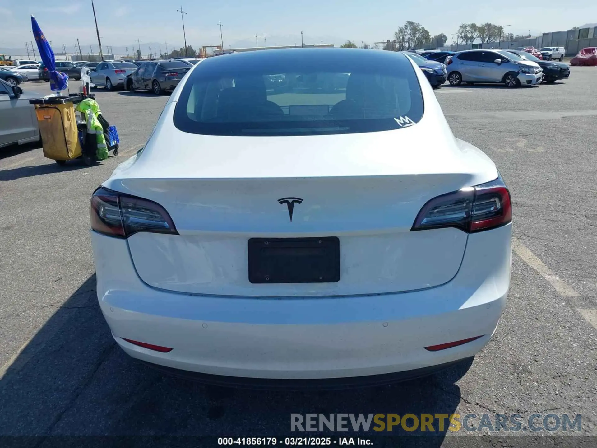 17 Photograph of a damaged car 5YJ3E1EA8MF867790 TESLA MODEL 3 2021