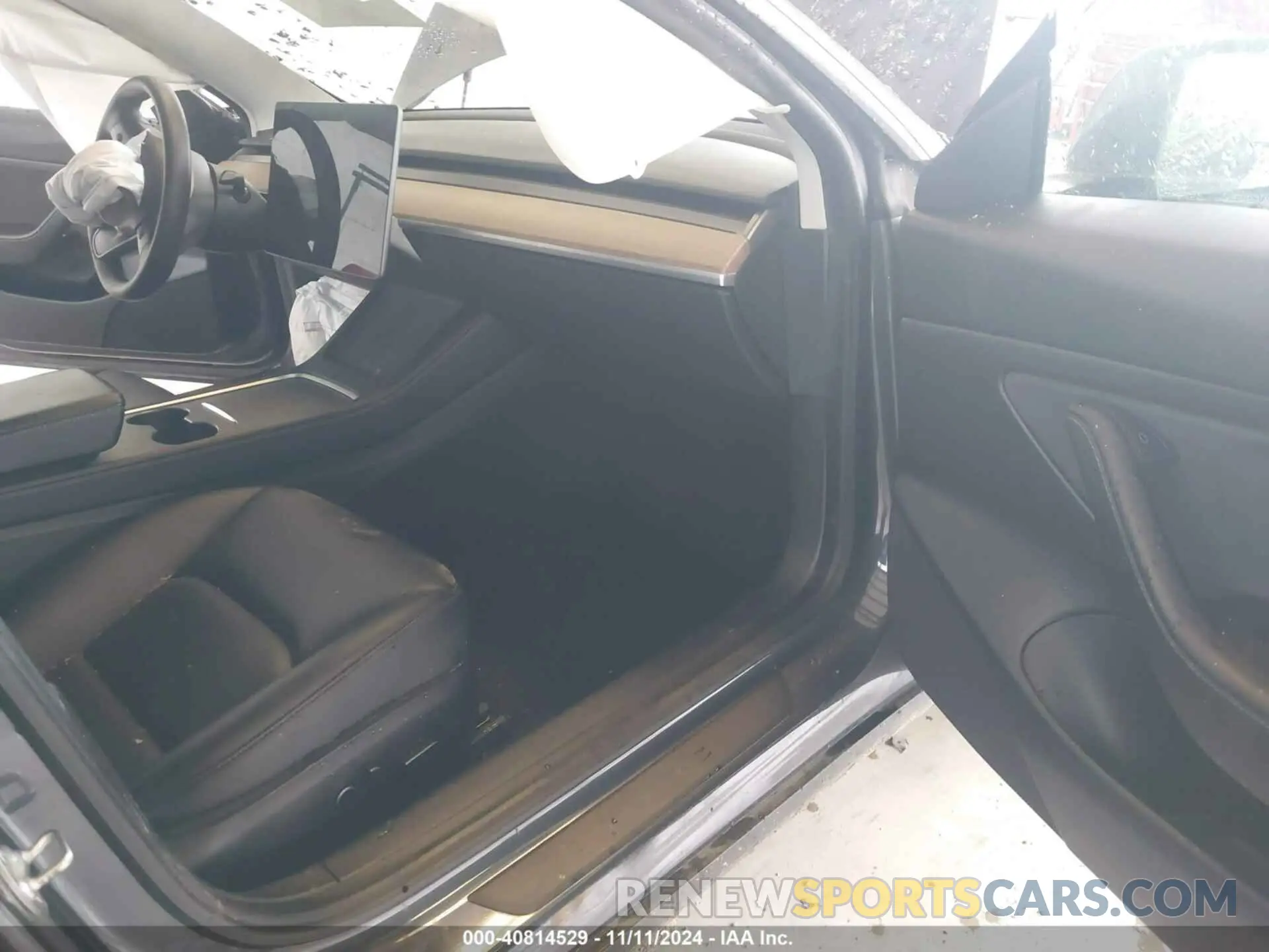 5 Photograph of a damaged car 5YJ3E1EA8MF873136 TESLA MODEL 3 2021