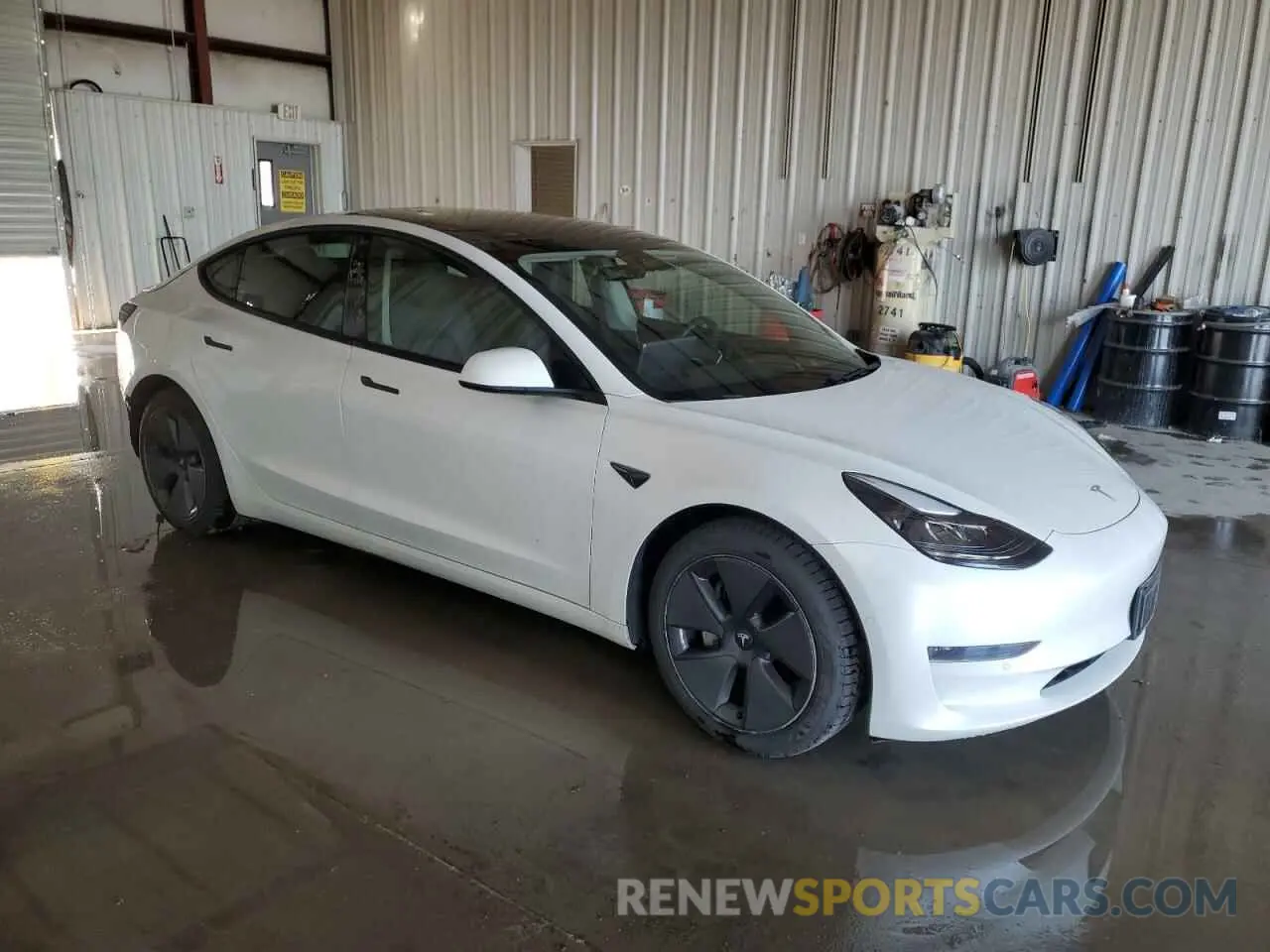 4 Photograph of a damaged car 5YJ3E1EA8MF907981 TESLA MODEL 3 2021