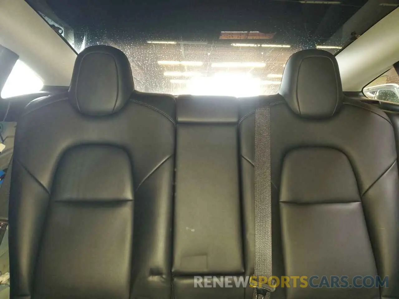 10 Photograph of a damaged car 5YJ3E1EA8MF913313 TESLA MODEL 3 2021