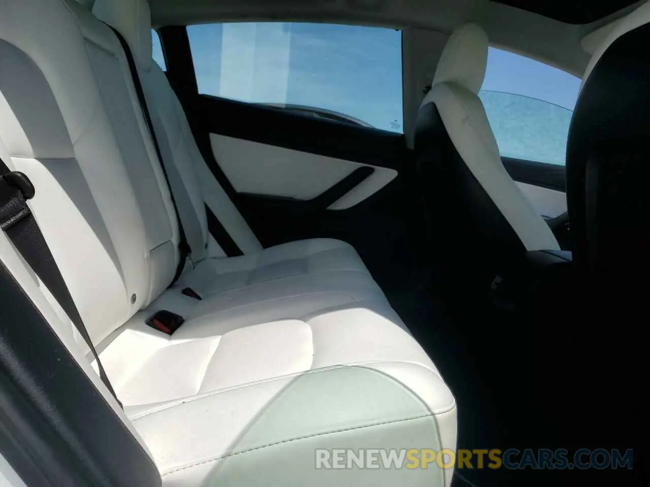 10 Photograph of a damaged car 5YJ3E1EA8MF915627 TESLA MODEL 3 2021