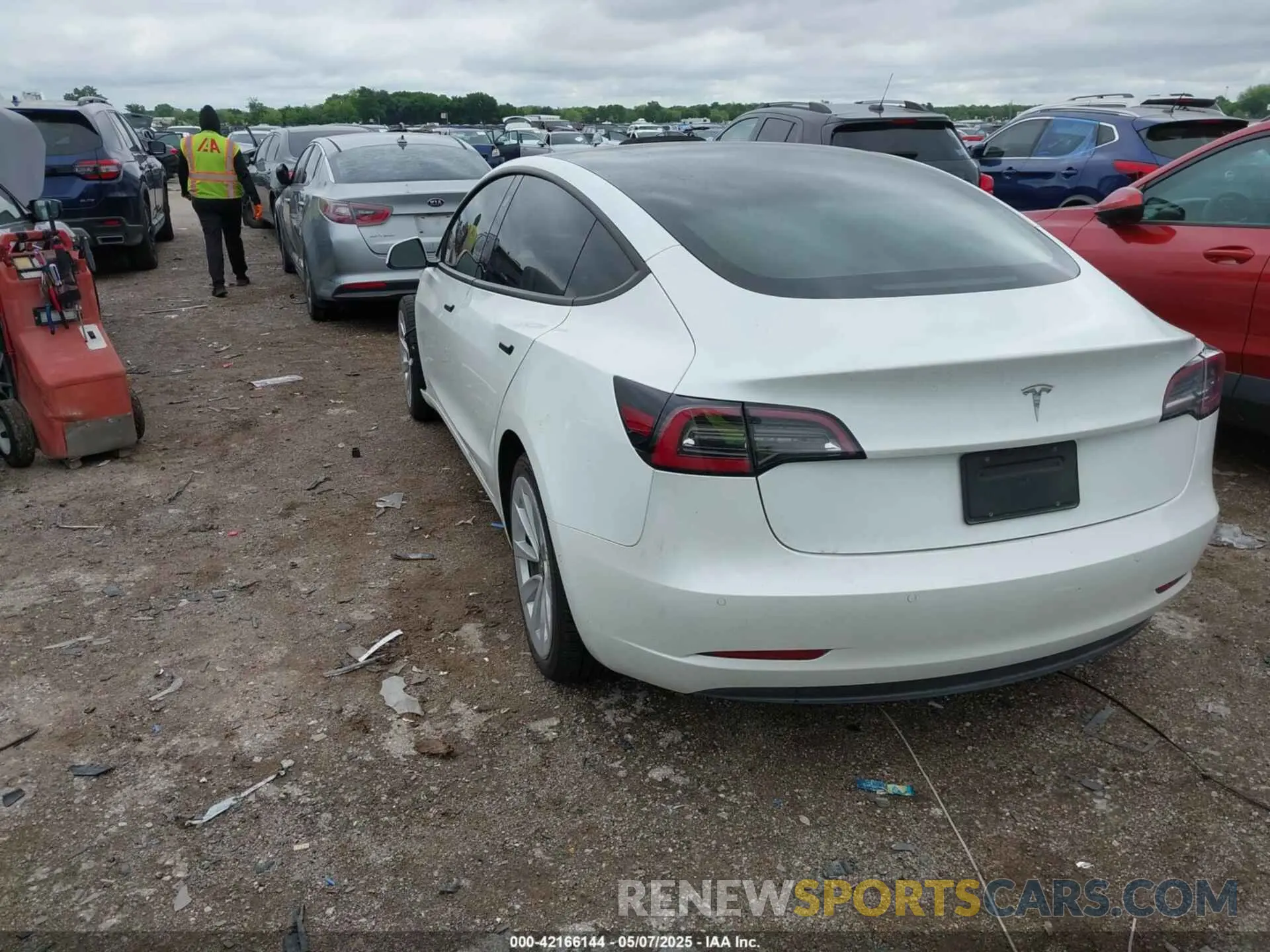 3 Photograph of a damaged car 5YJ3E1EA8MF921542 TESLA MODEL 3 2021