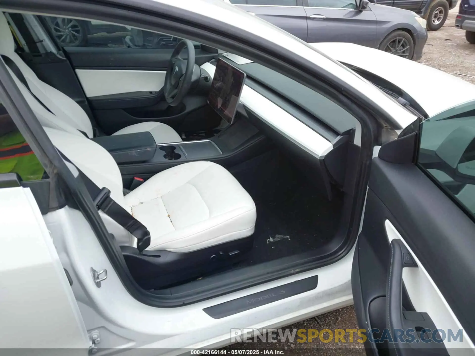 5 Photograph of a damaged car 5YJ3E1EA8MF921542 TESLA MODEL 3 2021