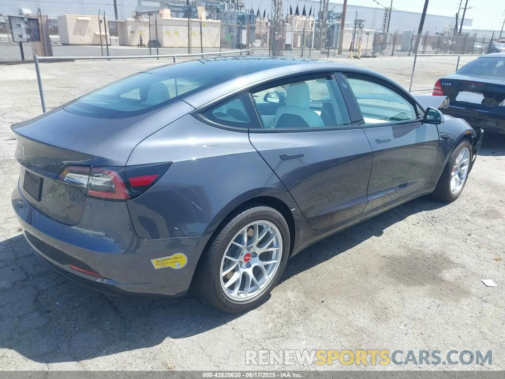 4 Photograph of a damaged car 5YJ3E1EA8MF928717 TESLA MODEL 3 2021