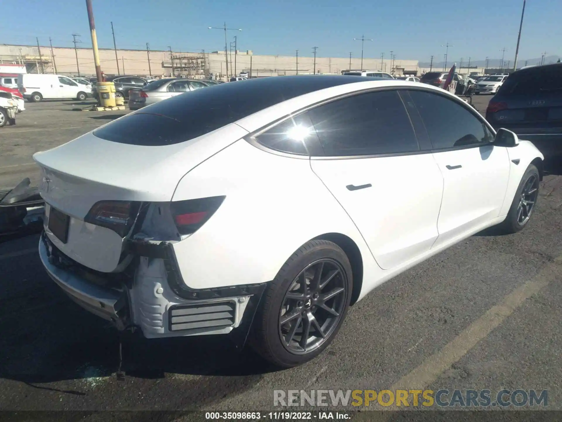 4 Photograph of a damaged car 5YJ3E1EA8MF939586 TESLA MODEL 3 2021