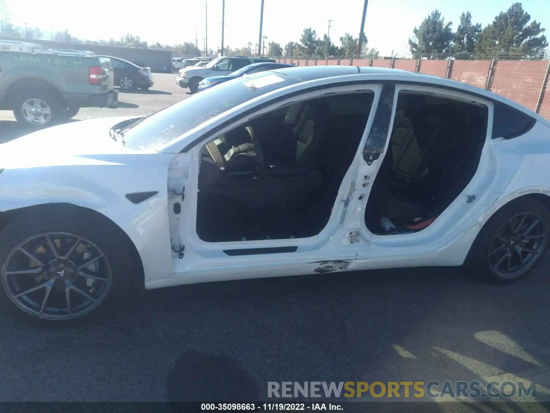 6 Photograph of a damaged car 5YJ3E1EA8MF939586 TESLA MODEL 3 2021