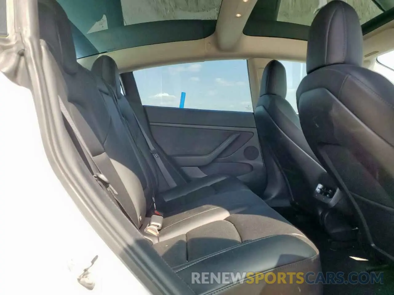 10 Photograph of a damaged car 5YJ3E1EA8MF961717 TESLA MODEL 3 2021
