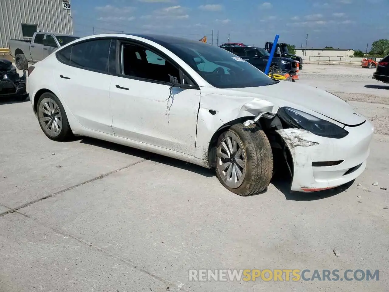 4 Photograph of a damaged car 5YJ3E1EA8MF961717 TESLA MODEL 3 2021