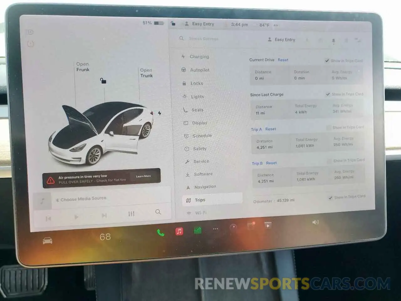 9 Photograph of a damaged car 5YJ3E1EA8MF961717 TESLA MODEL 3 2021