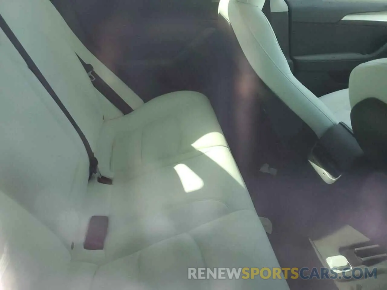 10 Photograph of a damaged car 5YJ3E1EA8MF978419 TESLA MODEL 3 2021