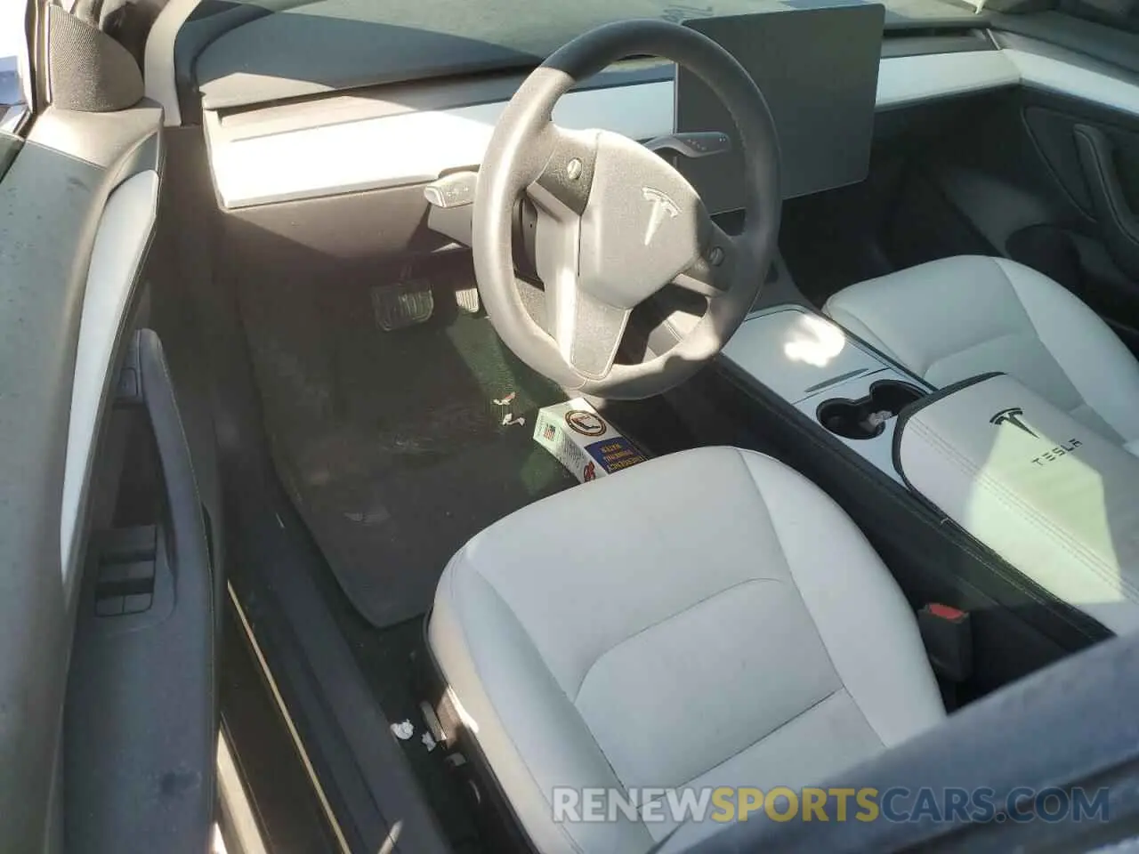 8 Photograph of a damaged car 5YJ3E1EA8MF978419 TESLA MODEL 3 2021