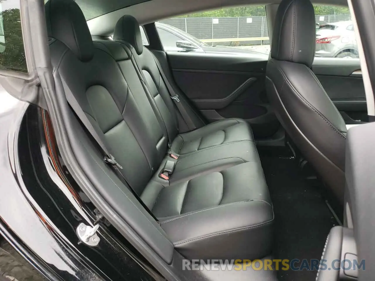 10 Photograph of a damaged car 5YJ3E1EA8MF991378 TESLA MODEL 3 2021
