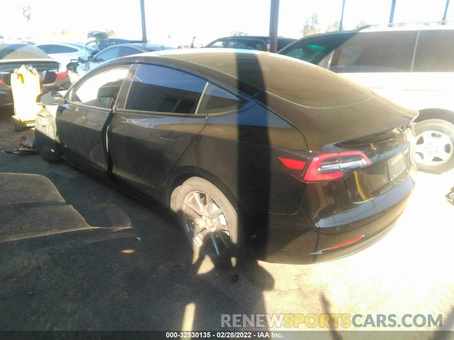 3 Photograph of a damaged car 5YJ3E1EA8MF992420 TESLA MODEL 3 2021