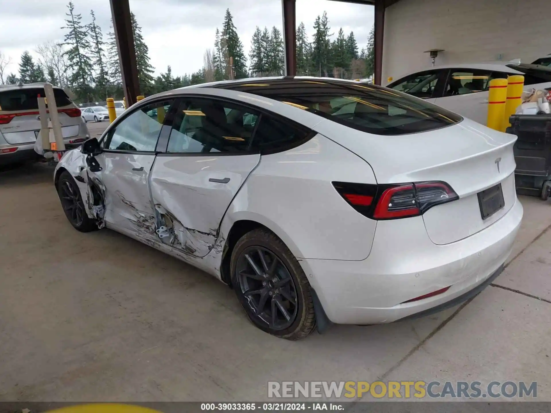 3 Photograph of a damaged car 5YJ3E1EA9MF014623 TESLA MODEL 3 2021