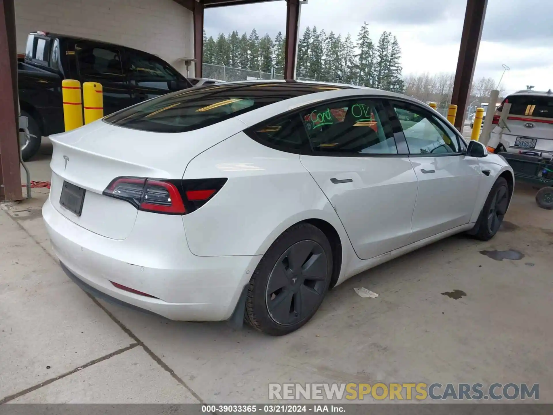 4 Photograph of a damaged car 5YJ3E1EA9MF014623 TESLA MODEL 3 2021