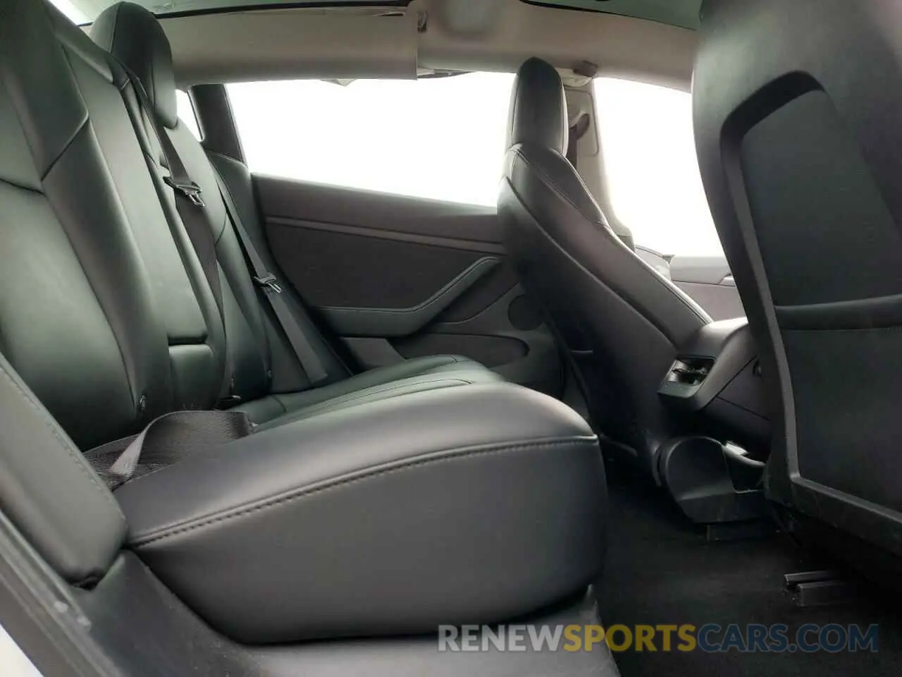 10 Photograph of a damaged car 5YJ3E1EA9MF017537 TESLA MODEL 3 2021