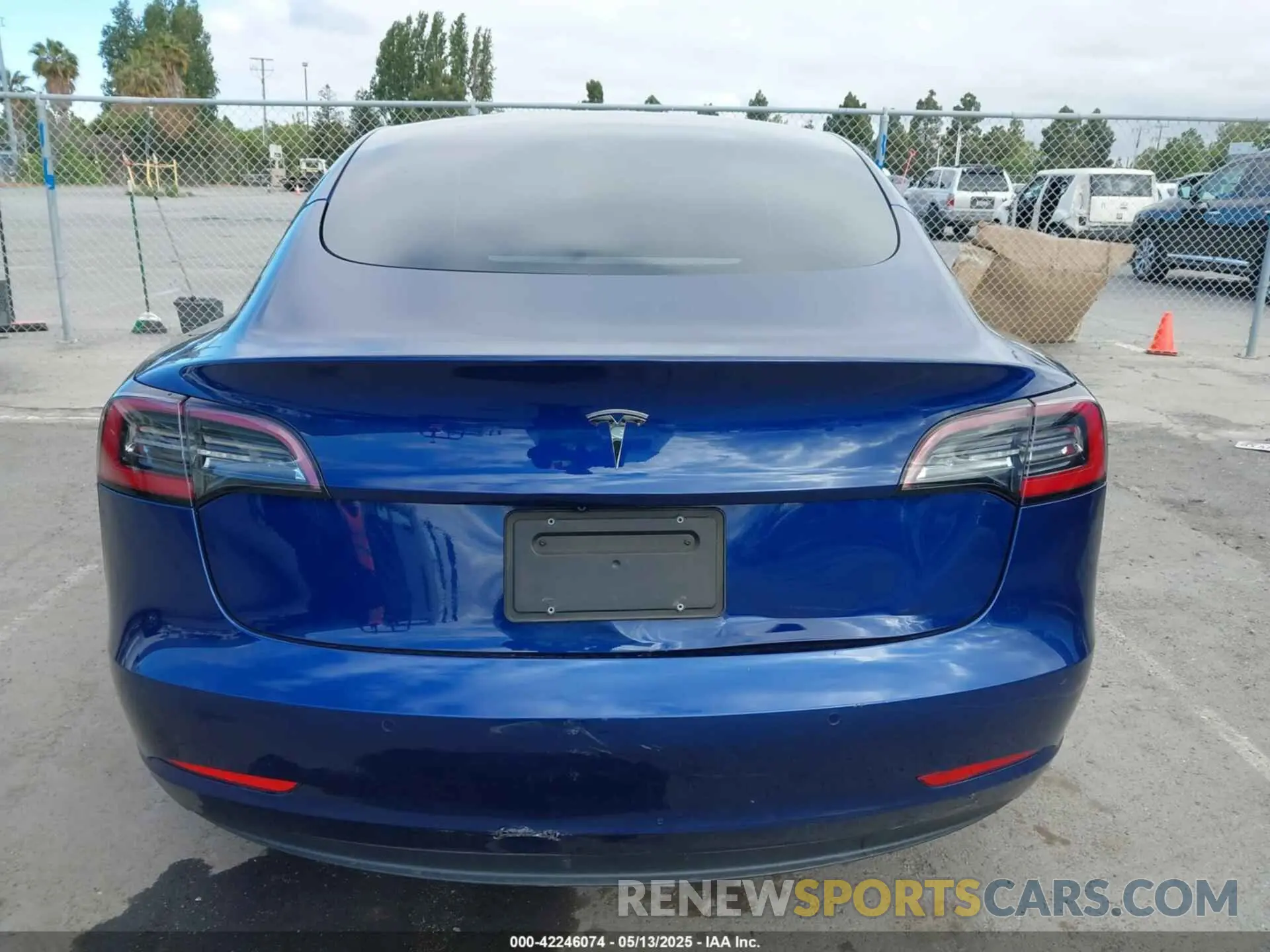 16 Photograph of a damaged car 5YJ3E1EA9MF020860 TESLA MODEL 3 2021