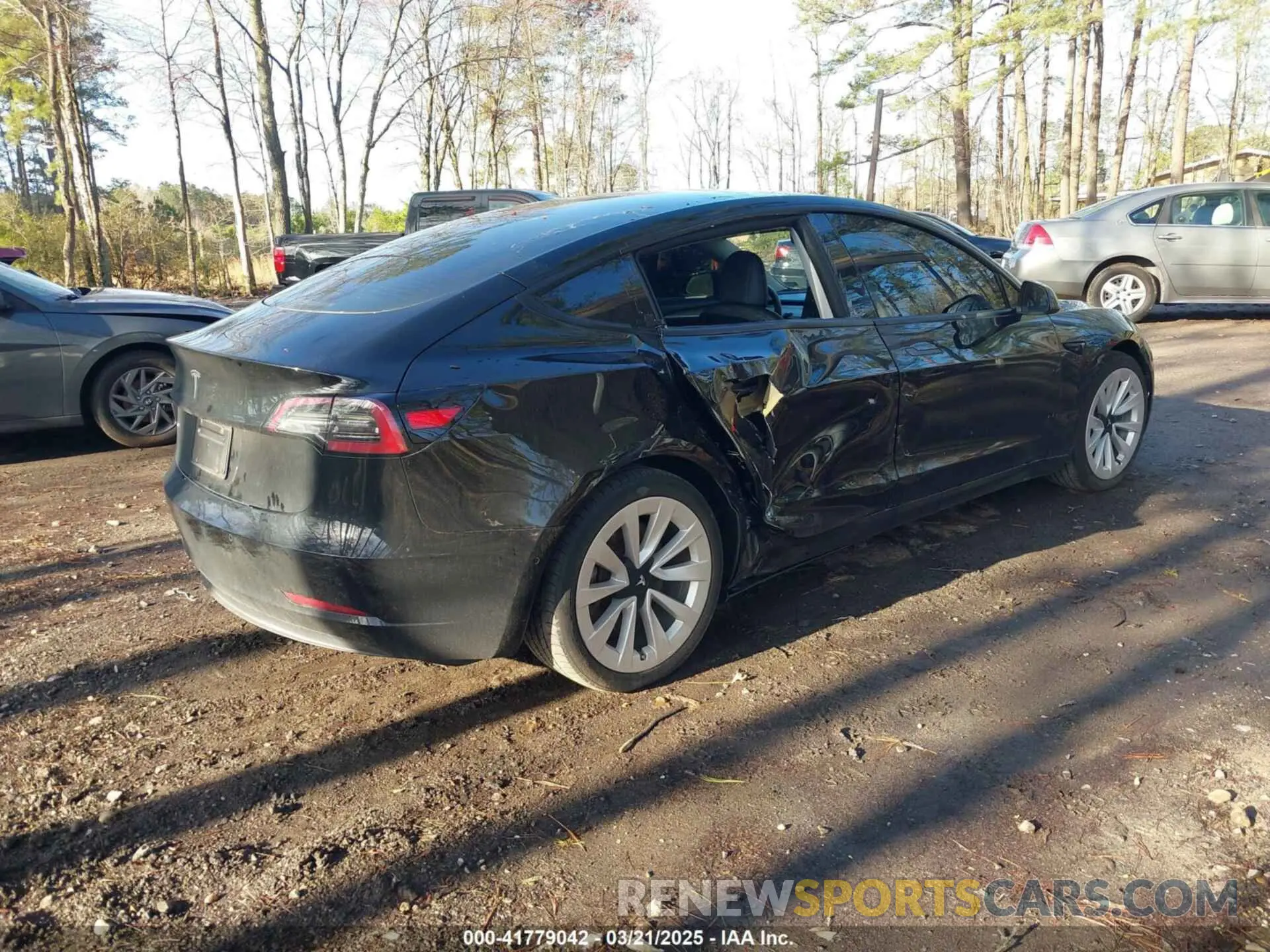 4 Photograph of a damaged car 5YJ3E1EA9MF021068 TESLA MODEL 3 2021