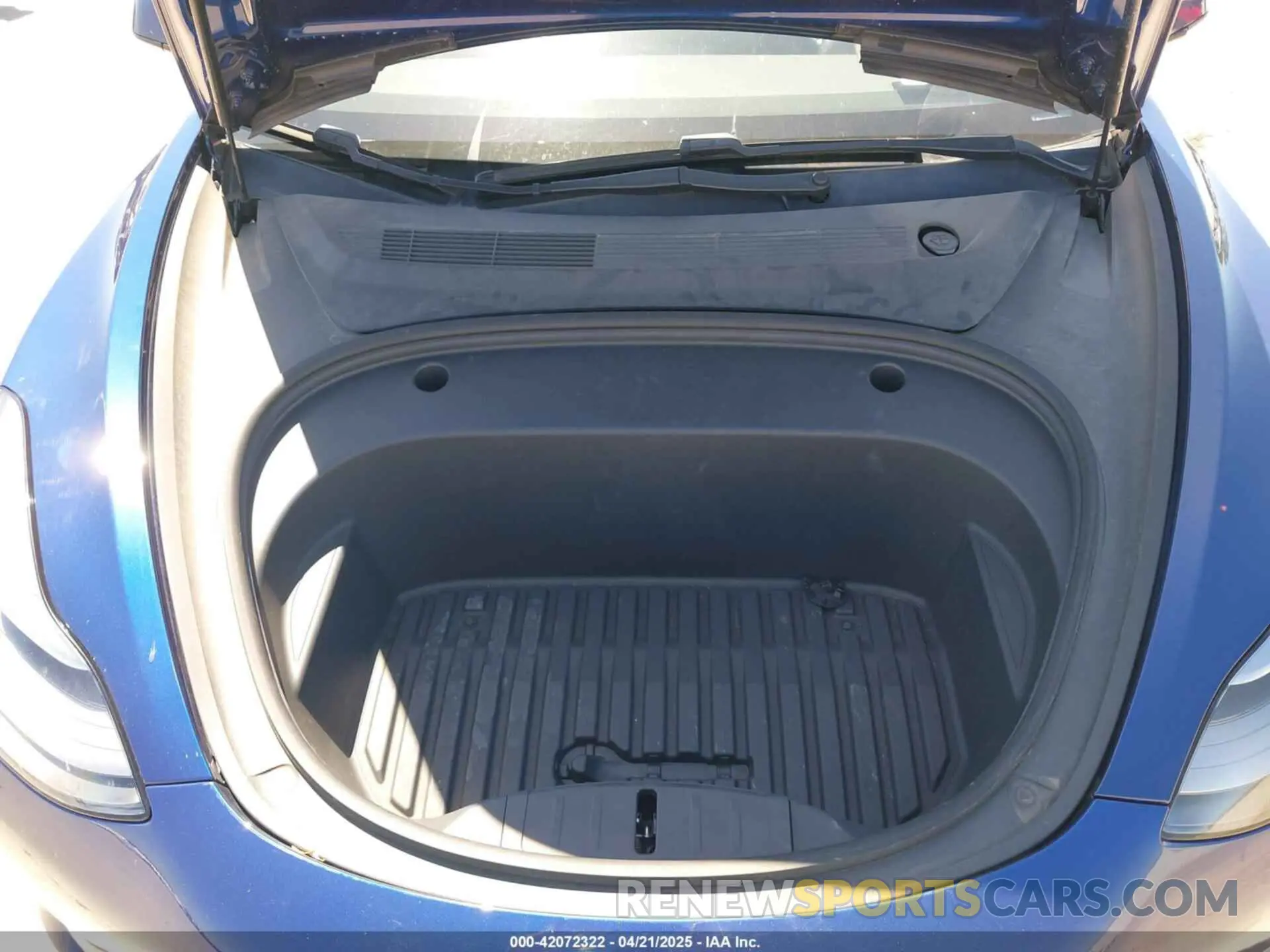 10 Photograph of a damaged car 5YJ3E1EA9MF027615 TESLA MODEL 3 2021