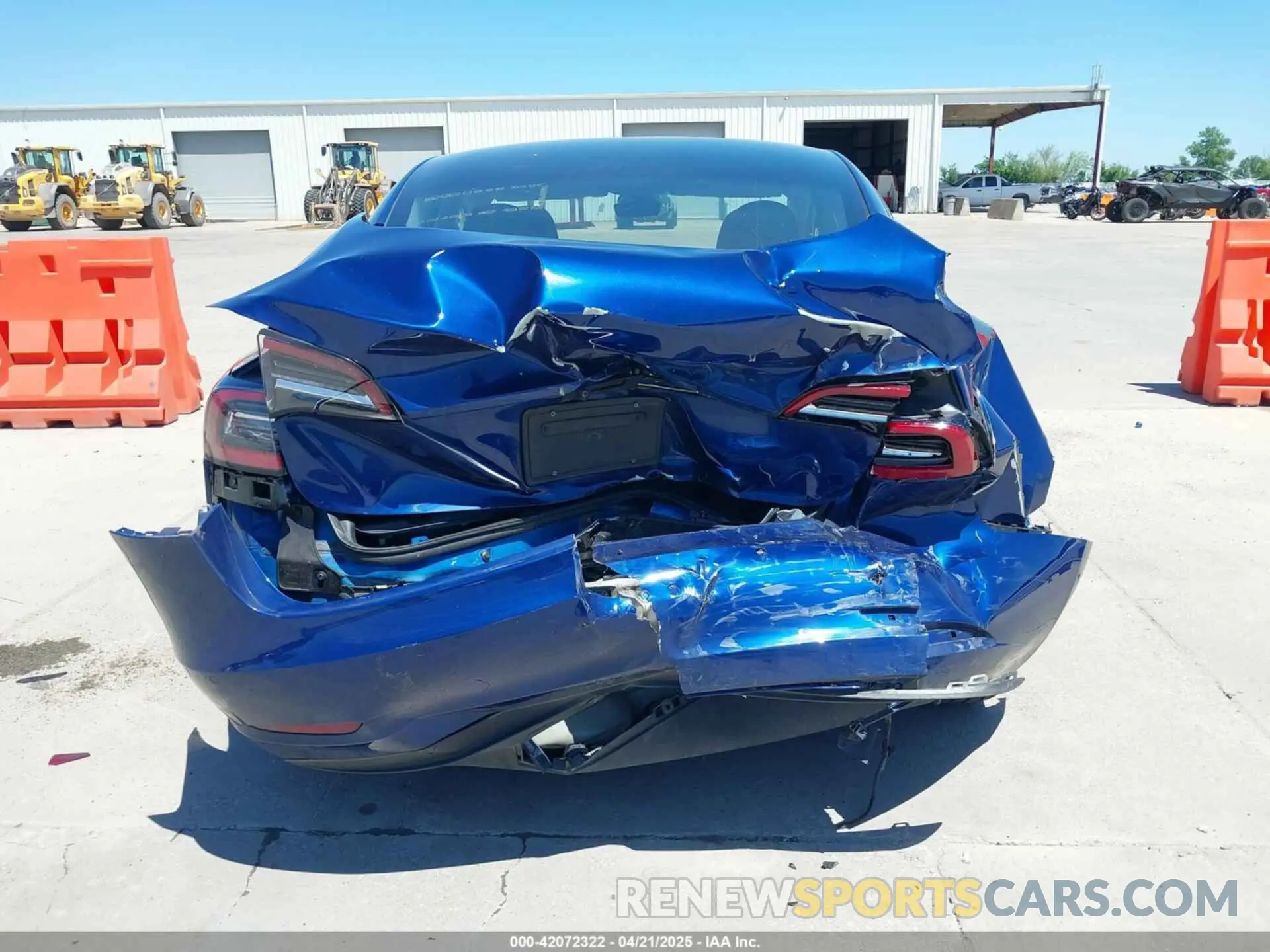 17 Photograph of a damaged car 5YJ3E1EA9MF027615 TESLA MODEL 3 2021