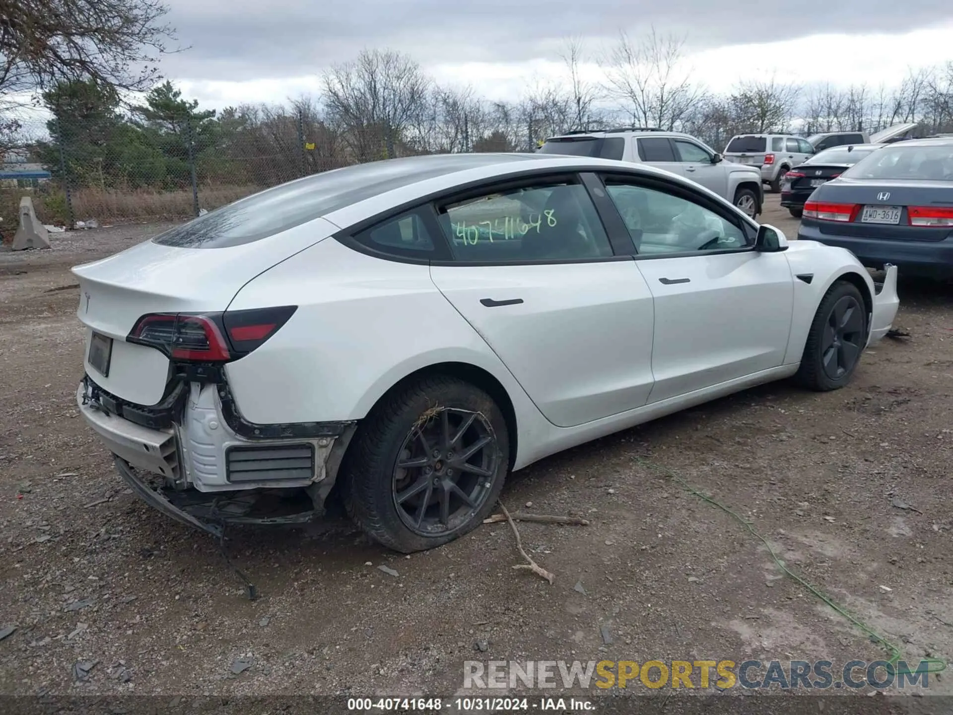 4 Photograph of a damaged car 5YJ3E1EA9MF027839 TESLA MODEL 3 2021