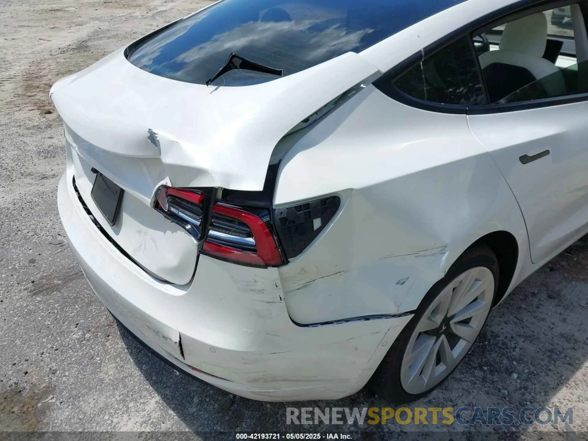 6 Photograph of a damaged car 5YJ3E1EA9MF060081 TESLA MODEL 3 2021