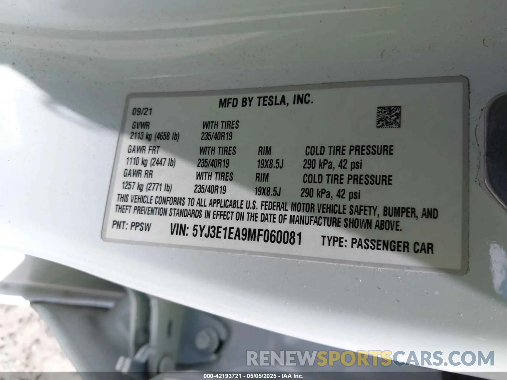 9 Photograph of a damaged car 5YJ3E1EA9MF060081 TESLA MODEL 3 2021