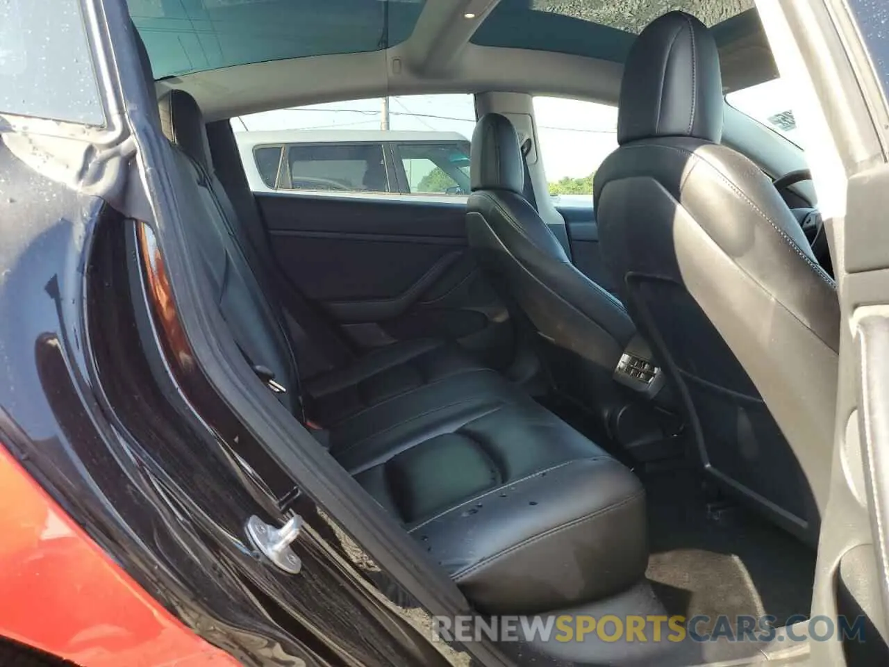 10 Photograph of a damaged car 5YJ3E1EA9MF085689 TESLA MODEL 3 2021