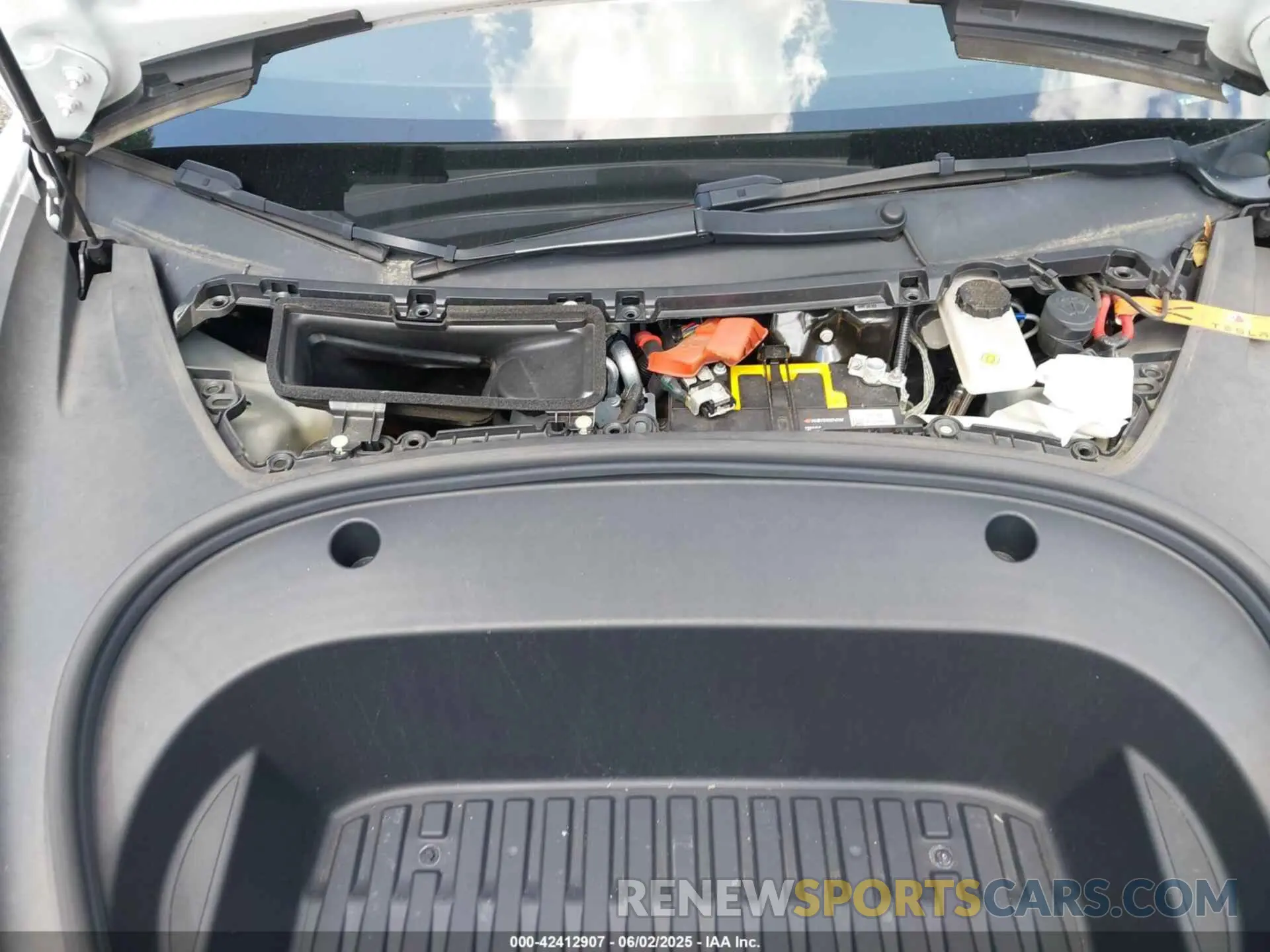 10 Photograph of a damaged car 5YJ3E1EA9MF092626 TESLA MODEL 3 2021