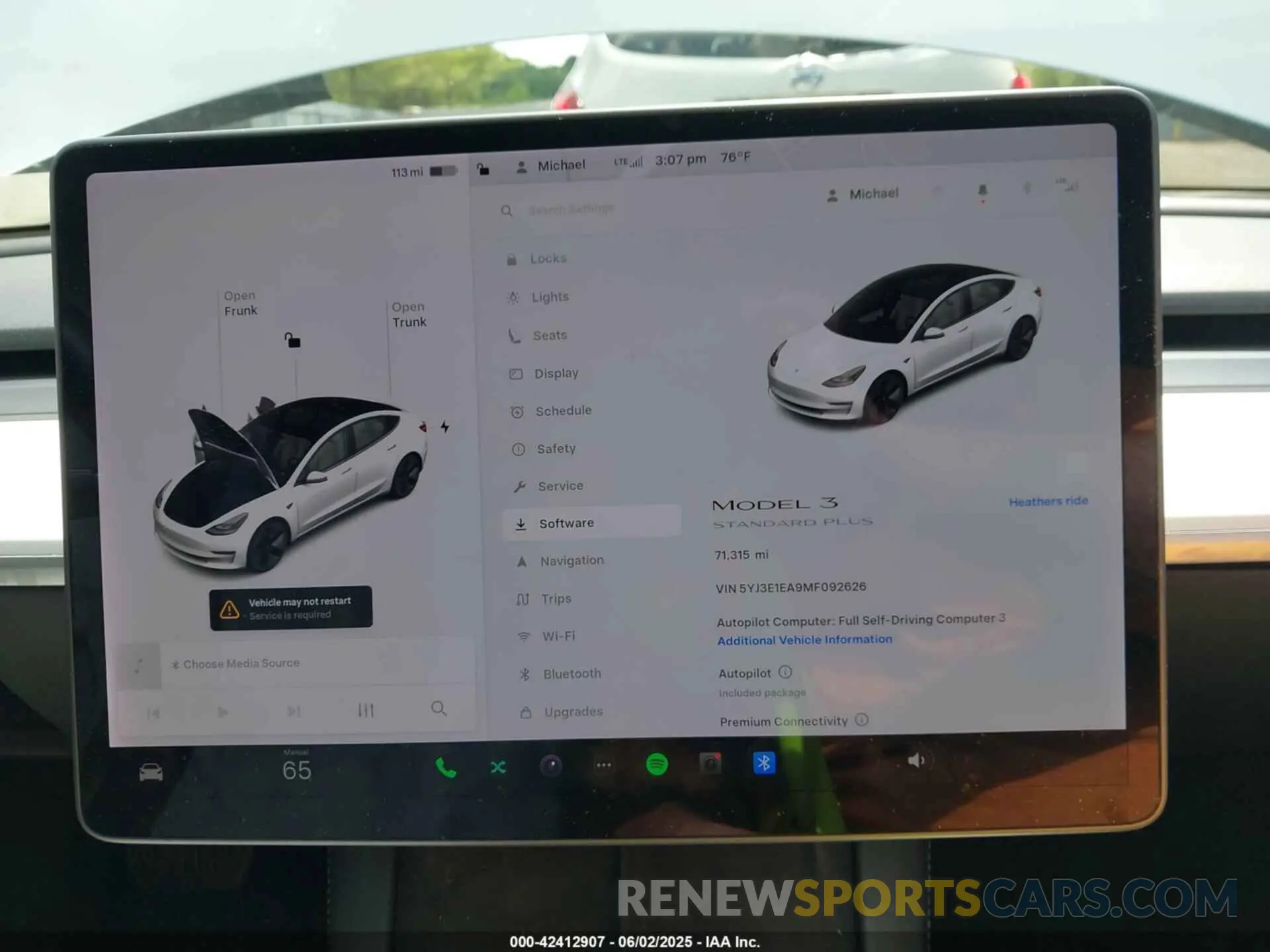 18 Photograph of a damaged car 5YJ3E1EA9MF092626 TESLA MODEL 3 2021