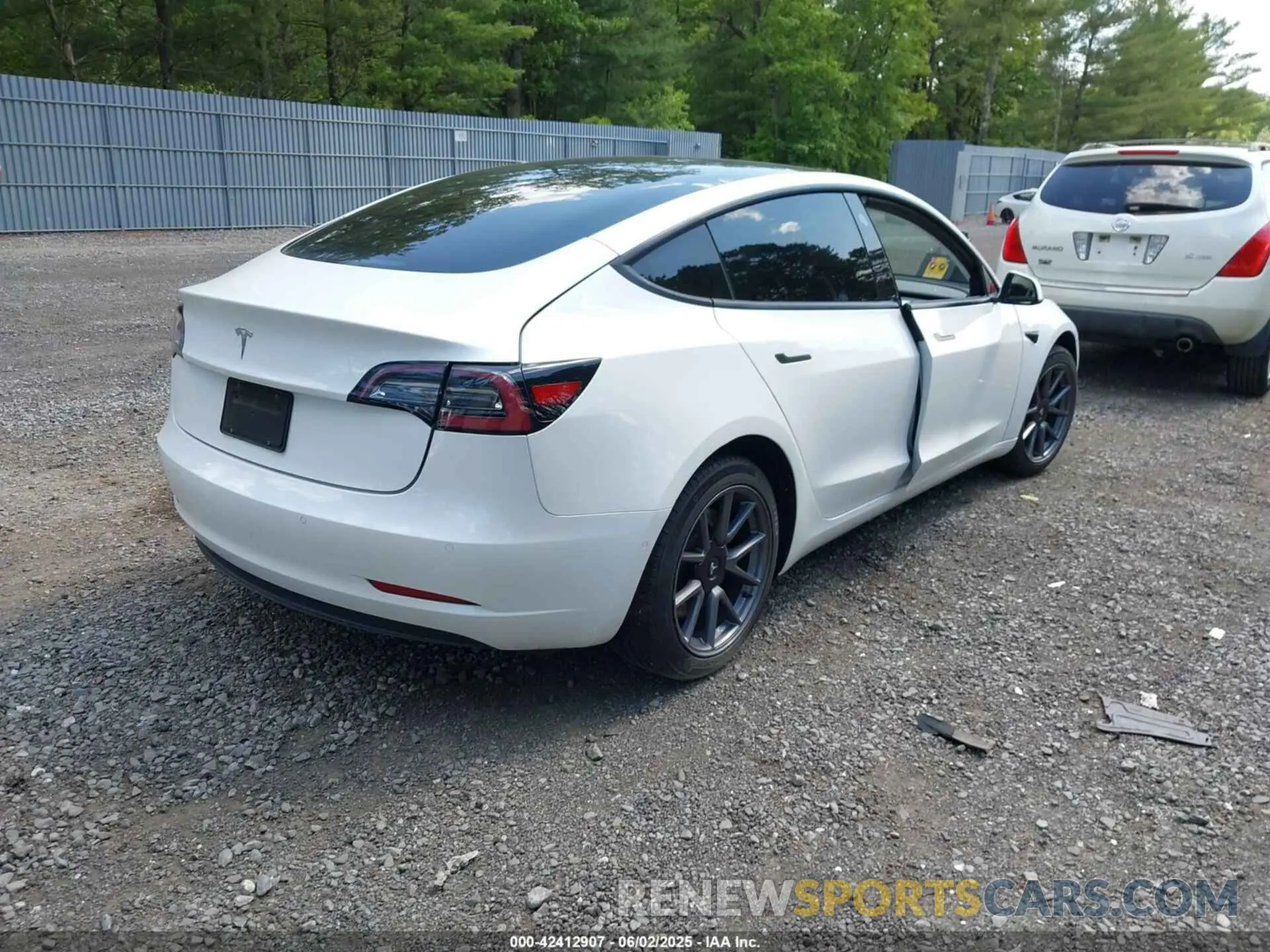 4 Photograph of a damaged car 5YJ3E1EA9MF092626 TESLA MODEL 3 2021