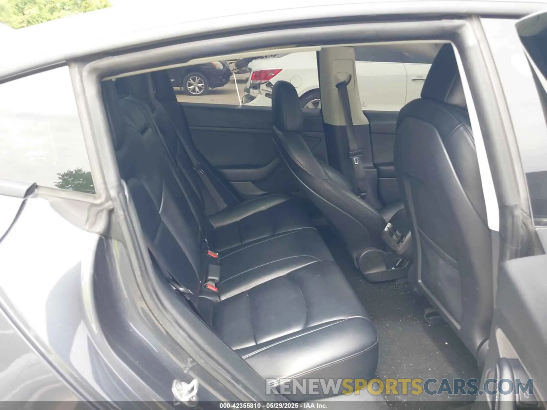 8 Photograph of a damaged car 5YJ3E1EA9MF094554 TESLA MODEL 3 2021