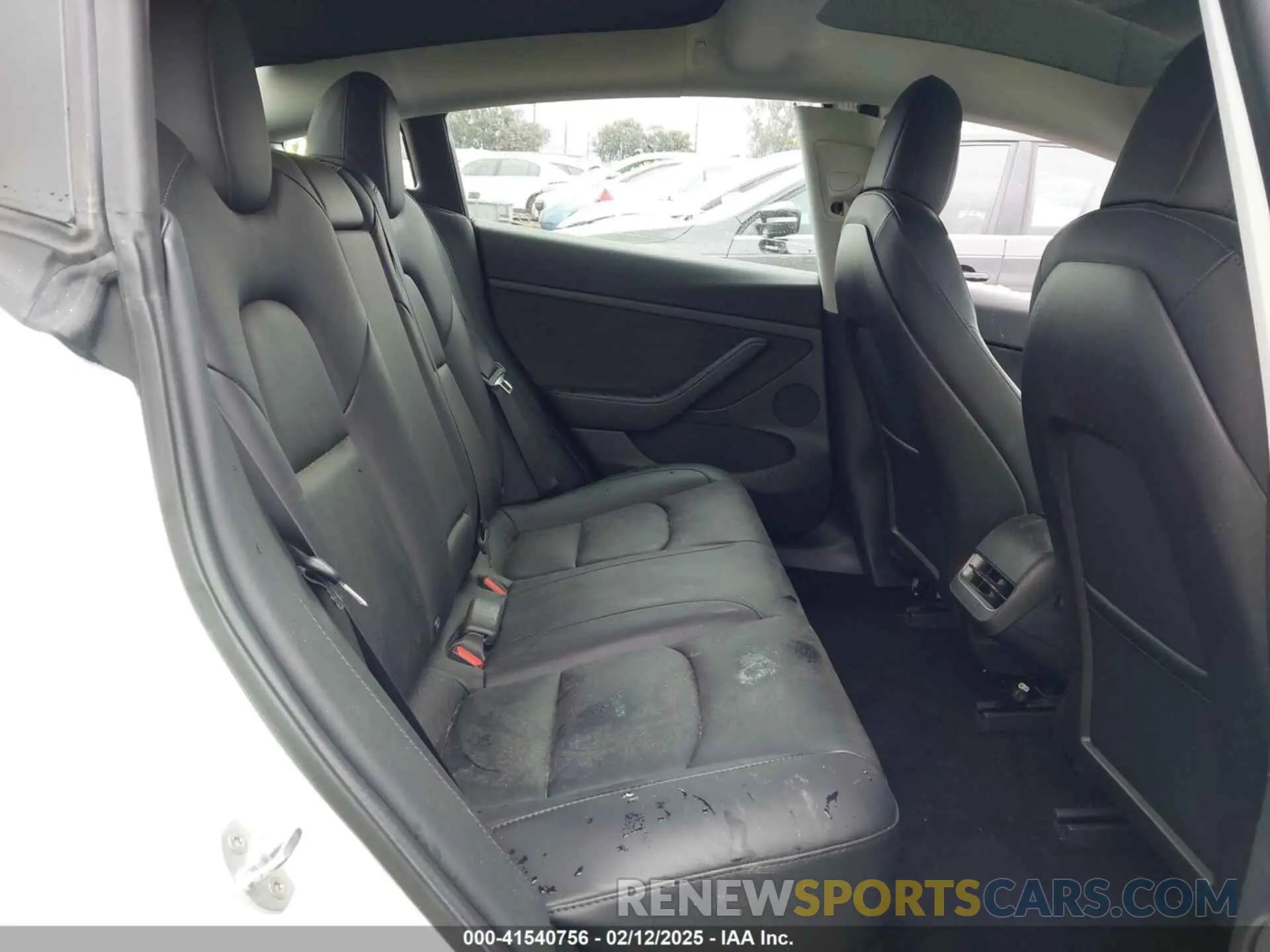 8 Photograph of a damaged car 5YJ3E1EA9MF095719 TESLA MODEL 3 2021