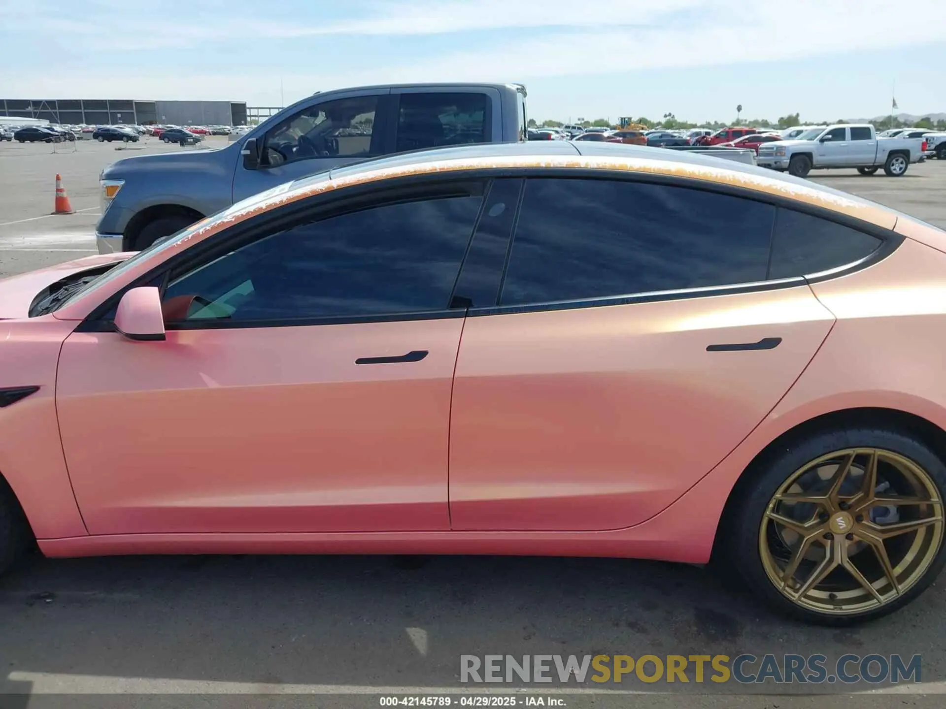 14 Photograph of a damaged car 5YJ3E1EA9MF097437 TESLA MODEL 3 2021