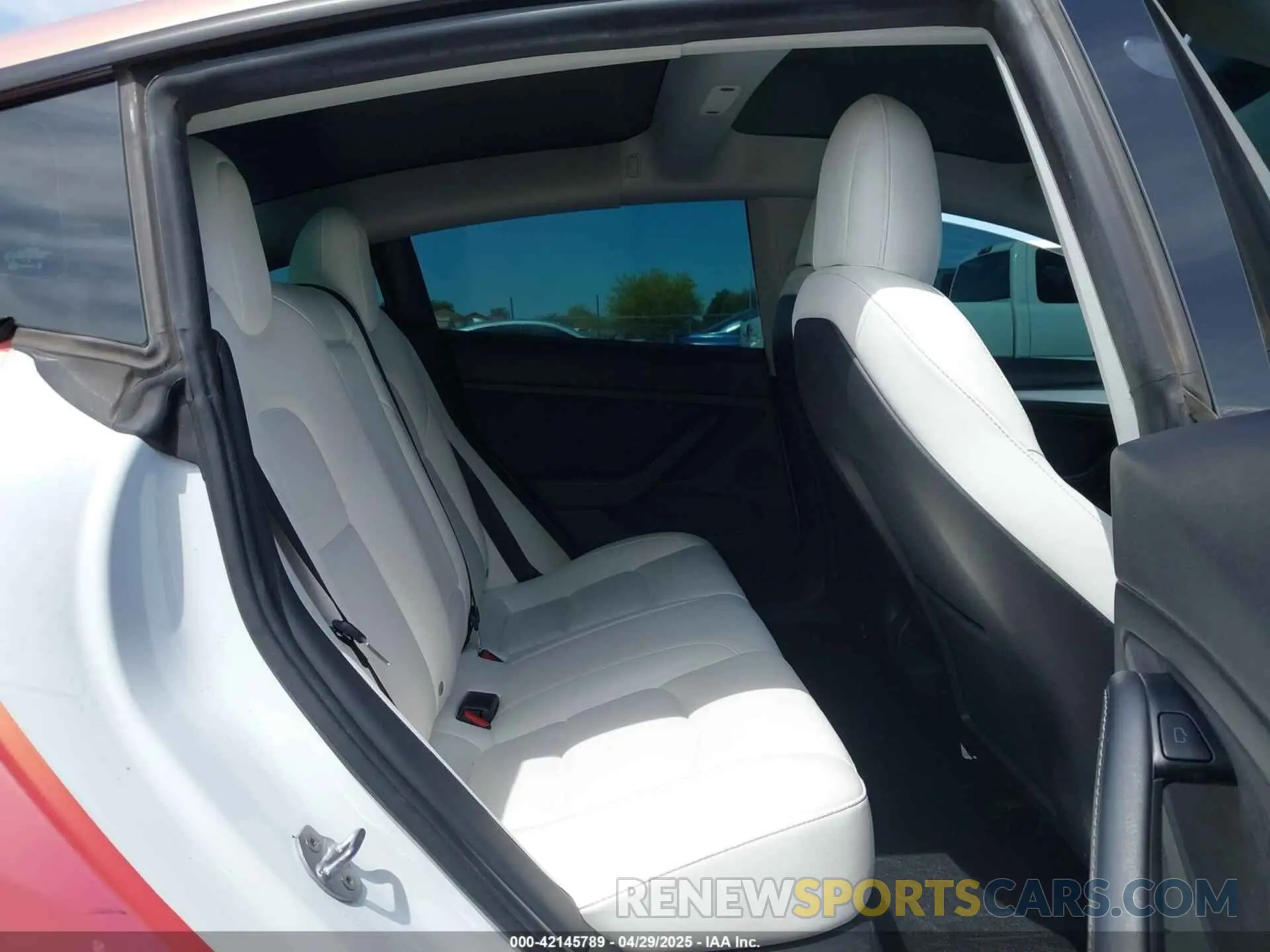 8 Photograph of a damaged car 5YJ3E1EA9MF097437 TESLA MODEL 3 2021