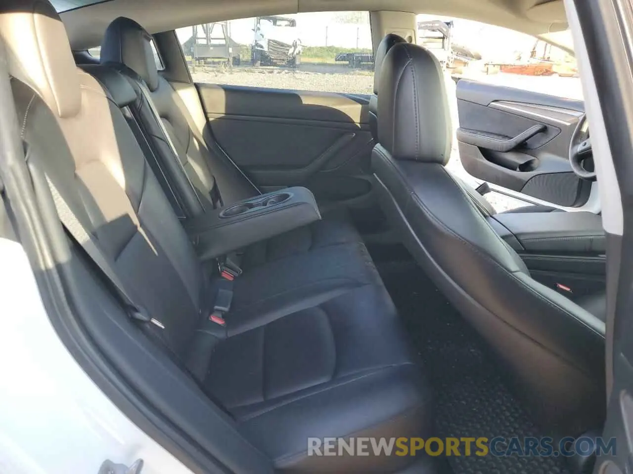 10 Photograph of a damaged car 5YJ3E1EA9MF100403 TESLA MODEL 3 2021