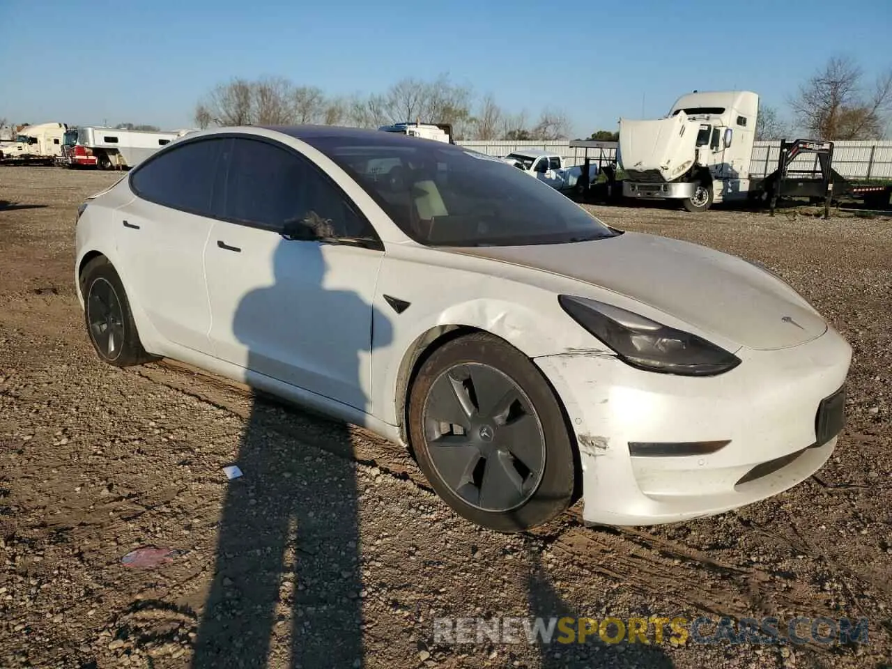 4 Photograph of a damaged car 5YJ3E1EA9MF100403 TESLA MODEL 3 2021