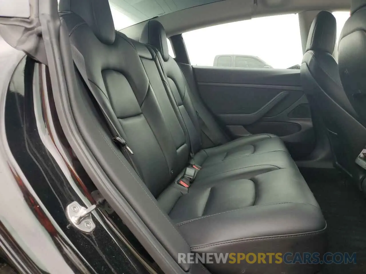 11 Photograph of a damaged car 5YJ3E1EA9MF911649 TESLA MODEL 3 2021